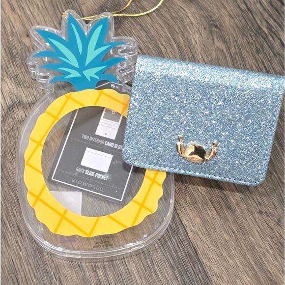 Bioworld Stitch Glitter Card Wallet w/Pineapple Ornament Case - Picture 5 of 7